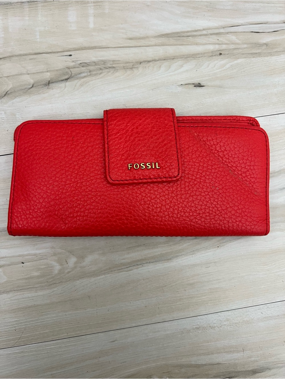 Fossil Bright Red Pebbled Leather Bifold Wallet